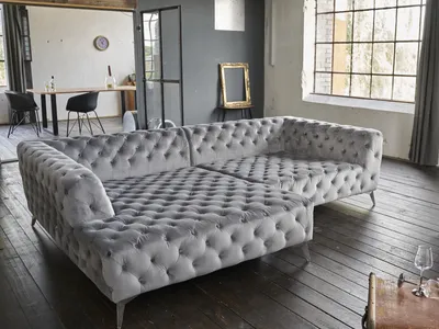 Produktbild von KAWOLA Sofa NARLA Ecksofa Chesterfield Stoff velvet silber Recamiere links