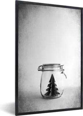 Produktbild von MuchoWow® Gerahmtes Poster Illustration - Weihnachtsbaum - Kunst - schwarz und weiß 60x90 cm - Poster mit Schwarzem Bilderrahmen Wandposter Rahmen Foto Bilder - Kunst