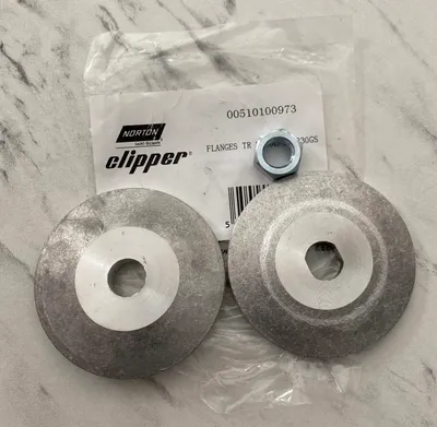 Zdjęcie produktu dla Norton Clipper Flansch Set + Mutter für TR232 S & TR232 L - Flange Kit 510100973