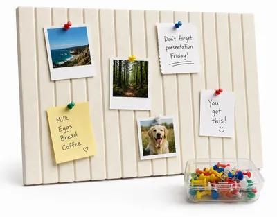 Productafbeelding van Relaxdays Viltpinnetafel, set van 2, zelfklevende rechthoeken, voor kantoor en thuis, vilt, 30x40 cm, viltwand inclusief pinnen, beige, AI-gegenereerde afbeelding