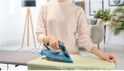 Produktbild von Braun FI3194BK Dampfbügeleisen Keramiksohle 2400 W Schwarz, Blau