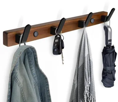 Obrázek produktu pro Uniqoos® Nástěnná věšák s 4 háčky – ořechové dřevo, rozměry 35 x 3 cm, voskovaná povrchová úprava, voděodolná, rozteč háčků 8,5 cm, montáž pomocí šroubů nebo lepidla, vhodná do chodby, koupelny nebo ložnice