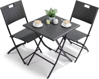 Produktbild von Outdoor Klapptisch-Set 3-teilig – Balkon- und Bistro-Set – 2 Klappstühle und Tisch – PE-Rattan und Stahlrahmen – Für Garten, Balkon und Camping – Dunkelgrau