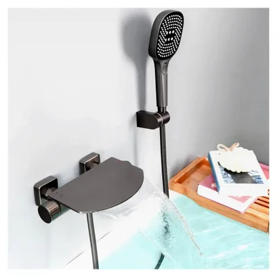 Produktbild von Badewannenarmatur mit Handbrause und Wasserfallauslauf