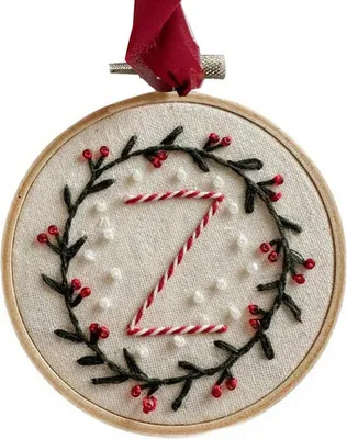Produktbild von Selbstgemachte, bestickte Weihnachtsornamente, personalisiertes Monogramm-Stickset mit Initialen A–Z, Mini-Stickset für Anfänger, Z