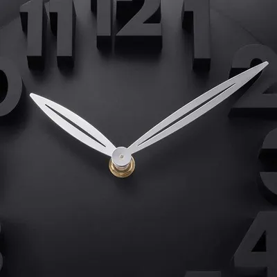 Produktbild von Analoge Wanduhr für Kinder, 32x28 cm, schwarz, Arabische Ziffern