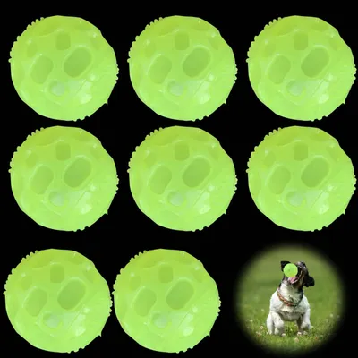 Produktbild von 8 Stück Glow In The Dark Hundeball, Quietschende Hundebälle Leuchtende Gummi-Hundebälle, Dehnbarer Gummiball Hundeball, Hund Interaktive Ball, Zähne Training Hund Ball für kleine, mittlere Hunde