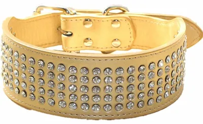 Productafbeelding van Hondenhalsband 5 cm breed - PolyurethanLeren Halsband - 5 Rijen Strass - Verstelbaar - Elegant - Geschikt voor Middelgrote/Grote Honden