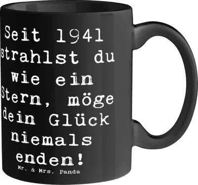 Produktbild von Mr. & Mrs. Panda Tasse Spruch 1941 Geburtstag Stern - Schwarz - Geschenk, Retro Geburtstagsgeschenke, Glückwunsch, Geburtstagsfeier, strahlender, Kaffeetasse, Becher