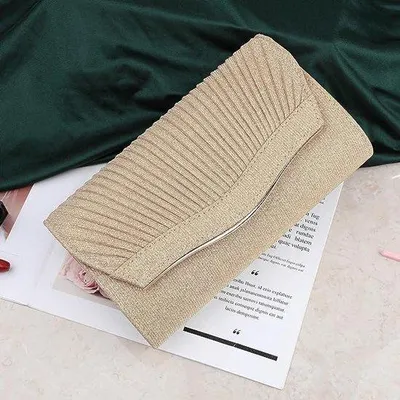 Produktbild von Unyqoos® Satin-Clutch – elegante Abendtasche mit Kette, Umschlagtasche 23 x 3 x 14 cm, Magnetverschluss, Polyester-Futter für Hochzeit & Party