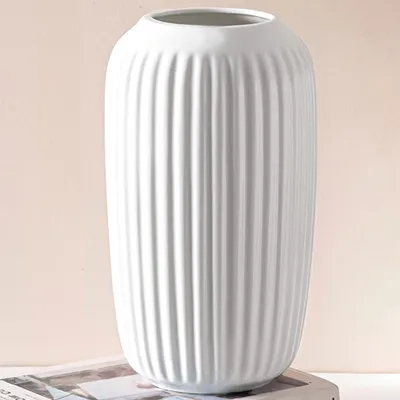 Obrázek produktu pro Váza Bílá dekorativní keramická dekorace do interiéru 25 cm Moderní váza na květiny