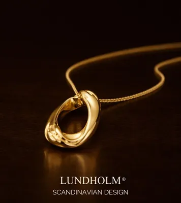 Produktbild von Lundholm Halskette Damen Vergoldet my Malin – Edelstahl Gold Plattiert – Minimalistisch Runder Anhänger 45 cm – Jewellery