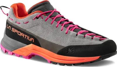Zustiegsschuh für Damen "Tx Guide Leather Woman" von La Sportiva in Grau mit pinken Akzenten.
