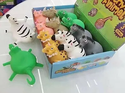 Produktbild von Gniotek Tierfiguren Set, 12-teiliges Spielzeug