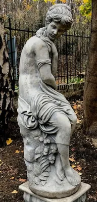 Produktbild von Casa Padrino Jugendstil Garten Deko Skulptur Frau Antik Grau 44 x 44 x H. 130 cm - Elegante Garten Deko Stein Figur - Barock & Jugendstil Garten Deko Accessoires