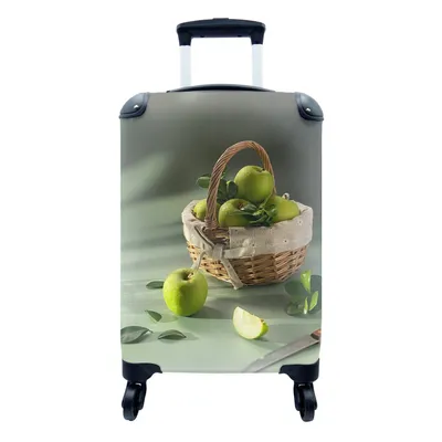 Produktbild von MuchoWow® Koffer Handgepäck Trolley Rollkoffer Kleine Reisekoffer mit 4 Rollen - Grüner Apfel auf weißem Hintergrund - Cabin Size < 55x40x23 cm & 55x40x20 cm - Fotokoffer - Kabinenkoffer - Boardgepäck - Reise-Box - Reisekoffer - Reisegepäck - Koffer mit Bild - Trolley für Kinder