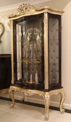 Produktbild von Casa Padrino Luxus Barock Vitrine Dunkelbraun / Beige / Gold 120 x 50 x H. 205 cm - Massivholz Vitrinenschrank - Wohnzimmerschrank - Edle Barock Möbel
