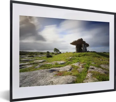Produktbild von MuchoWow® MuchoWow® Gerahmtes Poster Ein alter Dolmen 40x30 cm - Poster mit zchwarzem Bilderrahmen - Bilderrahmen - Poster im Rahmen