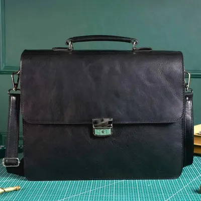 Zdjęcie produktu dla Czarna Torba Męska do Pracy na Ramię z klamrą Vintage Skóra Juchtowa BV41