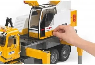 Obrázok produktu pre Bruder Mack so žeriavom Liebherr