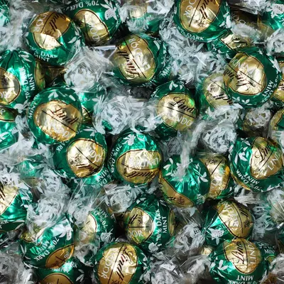 Produktbild von Lindt Lindor Kugeln Dark Mint 3kg
