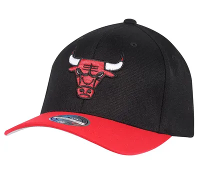 Produktbild von Mitchell & Ness 110 Snapback Chicago Bulls 2 Tone black/red