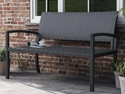 Produktbild von Gartenbank Wetterfest aus Polyrattan, Rattan Sitzbank Outdoor, Terrassenbank mit Rückenlehne & Armlehnen, Balkon Bank 320kg belastbar für Garten, Balkon, Terrasse, (Schwarz)