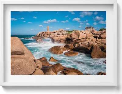 Produktbild von Wasser, Felsen und ein Leuchtturm– Wandbild mit Rahmen – Gerahmtes Bild  – Wanddekoration – 70x50 cm –  Schwarz Rahmen