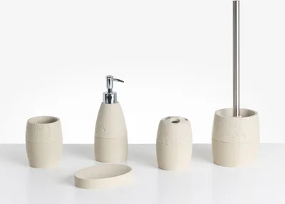Produktbild von BELIANI Badezimmer Set 5-Teilig Hellbeige Kunstharz Betonoptik Rillenoptik Modern Seifenschale Seifenspender Zahnbürstenhalter Toilettenbürste Becher