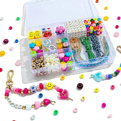 Immagine prodotto di Kit per creare portachiavi con 421 pezzi, inclusi perline e lettere dell'alfabeto da A a Z