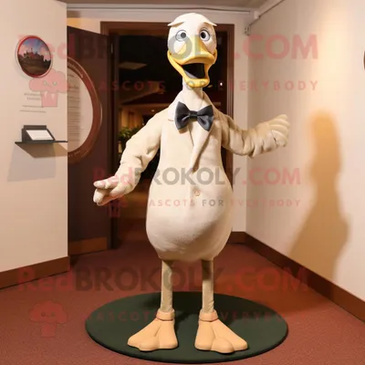 Productafbeelding van Beige Goose mascotte REDBROKOLY kostuum karakter gekleed met een Henley-shirt en dasspelden
