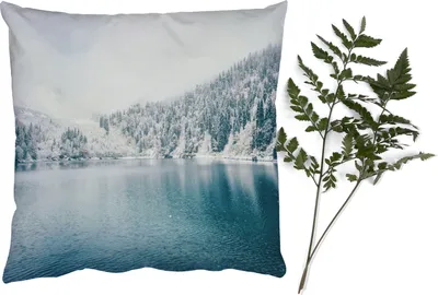 Produktbild von MuchoWow® Zierkissen Sofakissen Wohnzimmer Dekokissen 45x45 cm Winter - Wasser - Schnee - Schlafpolster - Polster für das Sofa