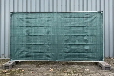 Produktbild von Bauzaunnetz, grün 1,80 m x 3,45 m
