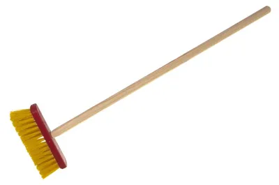 Produktbild von Roter Besen mit Holzstiel, 80 cm, Werkzeug