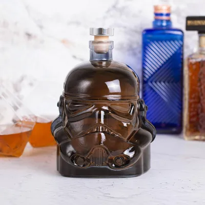 Immagine prodotto di Karafka w kształcie Czarnego Stormtroopera - 750 ml z Super Flint Glass