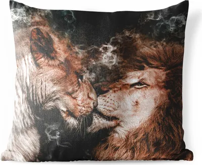 Produktbild von MuchoWow® Outdoor Kissen - Löwe - Rauchen - Liebe - 40x40 cm - Wetterfest - Lounge Kissen - Kopfkissen - Interieur - Polster mit Bild