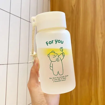 Produktbild von Kinder-Wasserflasche, niedlicher Cartoon-Druck, Griff-Design, gesund, geruchlos, gute Abdichtung, Studentenbecher, grüner Bär