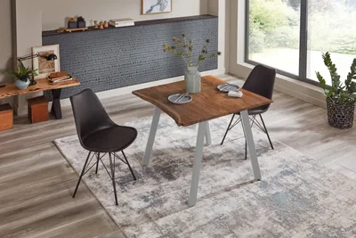 Produktbild von 3tlg. Essgruppe Laxmi 80 x 80 cm, Akazienholz massiv, nussbaumfarben, Baumkantentisch mit Vier Metallbeinen in Silber + 2X Schalenstuhl Lerche in Schwarz