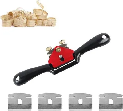 Image de Ponceuse à bois professionnelle équipée de lames extra-puissantes de 210 mm et de lames de rechange.