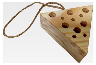 Produktbild von Ökologisches Insektenhotel aus Naturholz – Dreieckige Nisthilfe für Wildbienen und Insekten – Aufhängbar mit Juteschnur – 9 x 8 x 4 cm