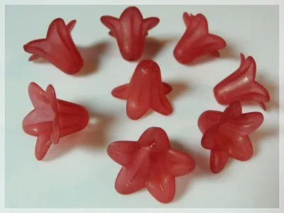 Produktbild von Vintageparts Blütenperlen Acryl rot gefrostet 18 mm