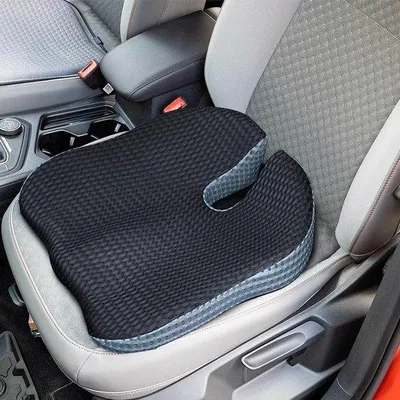 Productafbeelding van Unyqoos® ergonomisch zitkussen met traagschuim en antislip – U-vorm/keilvormig, geschikt voor auto, kantoor en rolstoel, ontlast het stuitje
