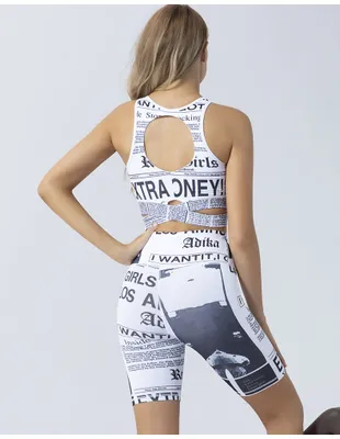 Produktbild von Sport-Set mit kurzen Leggings und Zeitungsaufdruck XL