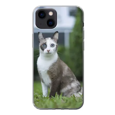 Produktbild von MuchoWow® Handyhülle Schutzhülle Hülle für iPhone 13 mini Katze - Siamese - Gras - Mädchen - Kinder - Jungen - Kind Silikon Softcase Handy Hülle - Softcase