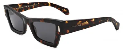 Productafbeelding van Salvatore Ferragamo rechthoekige dameszonnebril in cat-eye stijl, gemaakt van acetaat, model SF2006S