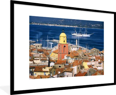Produktbild von MuchoWow® Gerahmtes Poster Saint-Tropez und das blaue Mittelmeer in Frankreich 90x60 cm - Poster mit Schwarzem Bilderrahmen Wandposter Rahmen Foto Bilder - Wanddekoration - Fotos