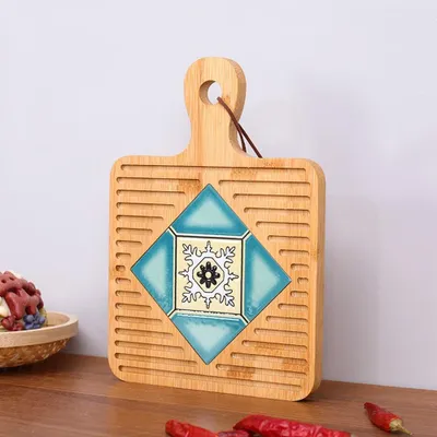 Produktbild von Holzuntersetzer für Töpfe und Gerichte, 18 cm
