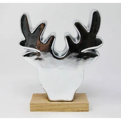 Productafbeelding van Zilveren beeld van een eland, staand op een houten voet. Glad gepolijst. Hoogte 17 cm