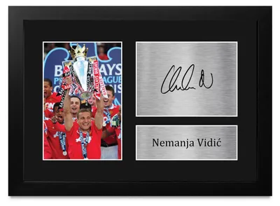 Nemanja Vidic A4 Display mit Signatur-Nachdruck, ungerahmt