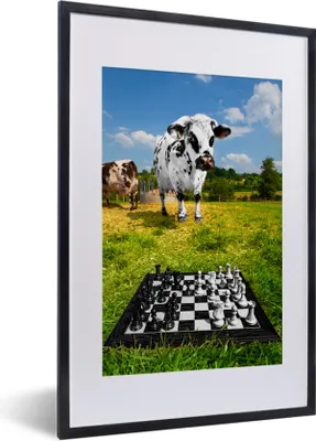 Produktbild von MuchoWow® Gerahmtes Poster Eine Partie Schach auf der Wiese 40x60 cm - Poster mit Schwarzem Bilderrahmen Wandposter Rahmen Foto Bilder - Poster in Rahmen